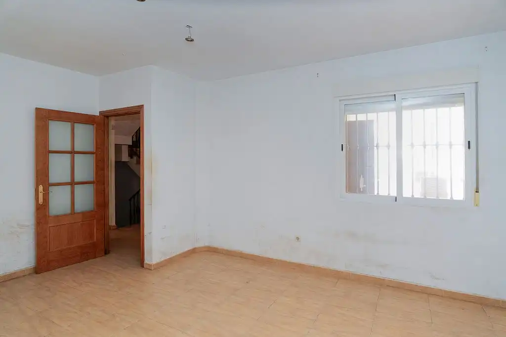 Casa adosada en venta en Jamilena