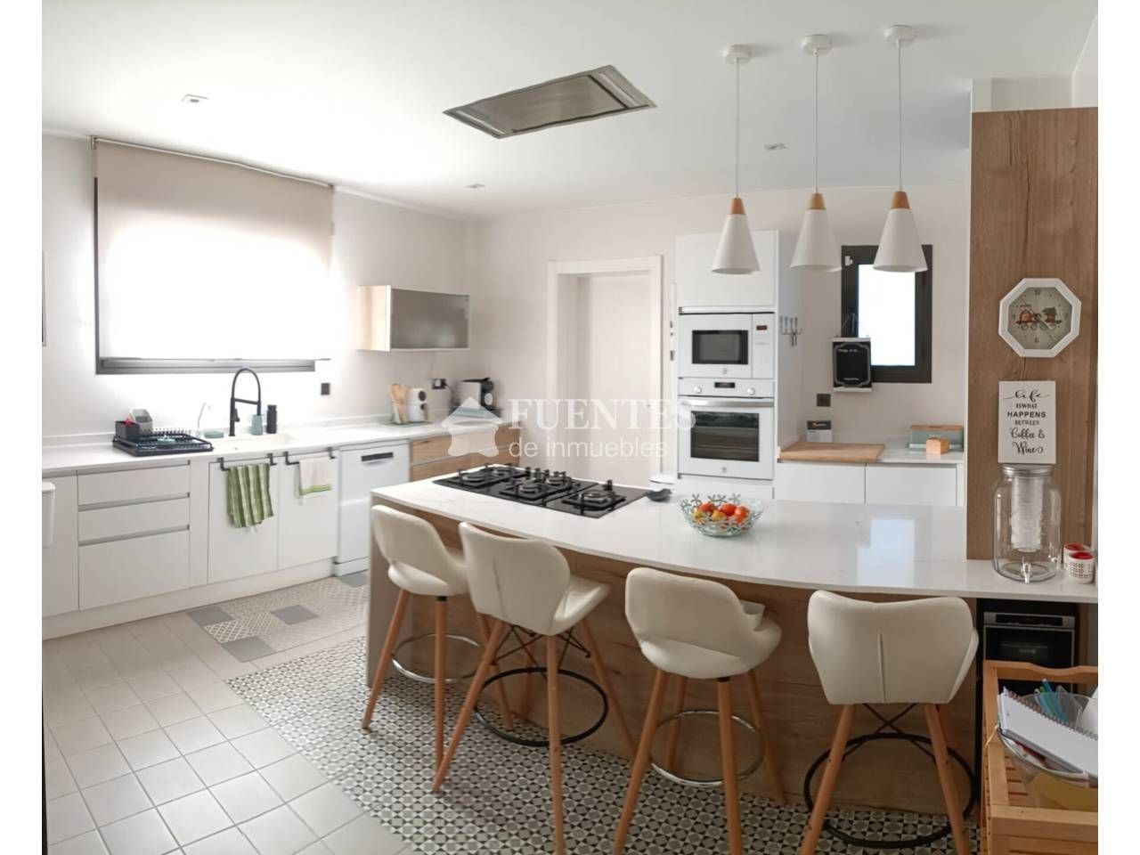 Cuina de Casa o xalet en venda en San Vicente del Raspeig / Sant Vicent del Raspeig amb Aire condicionat, Jardí privat i Terrassa