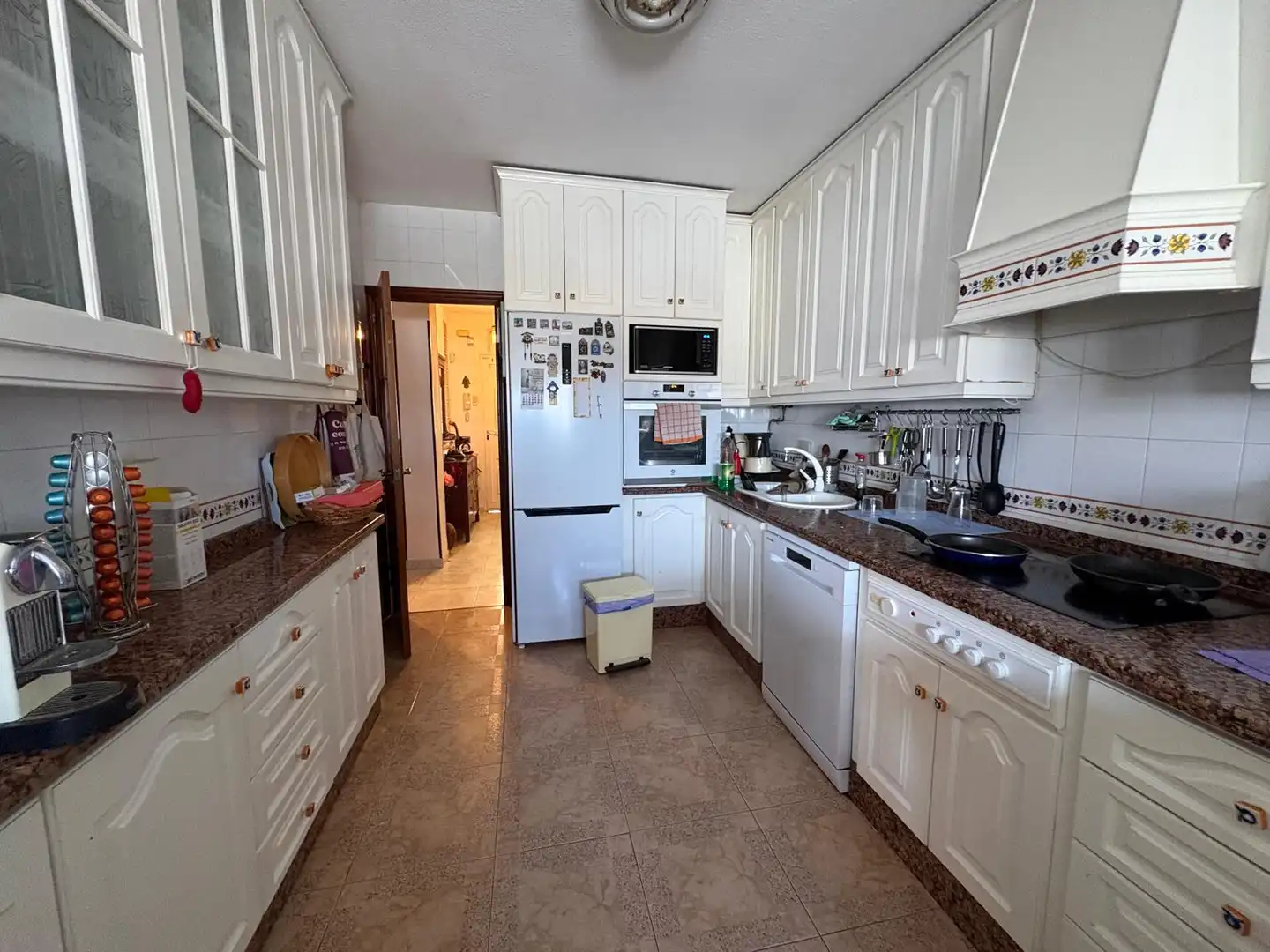 Kitchen of Detached homes for sale in Algeciras  with Air Conditioner, Storage room and Furnished
