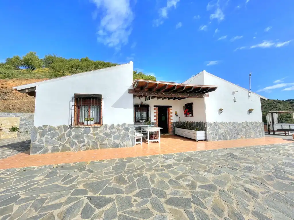 Casa rústica con piscina en venta en El Borge, imagen 5