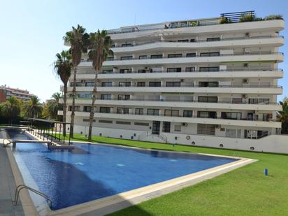 Schwimmbecken von Wohnungen zum verkauf in Salou mit Klimaanlage und Terrasse