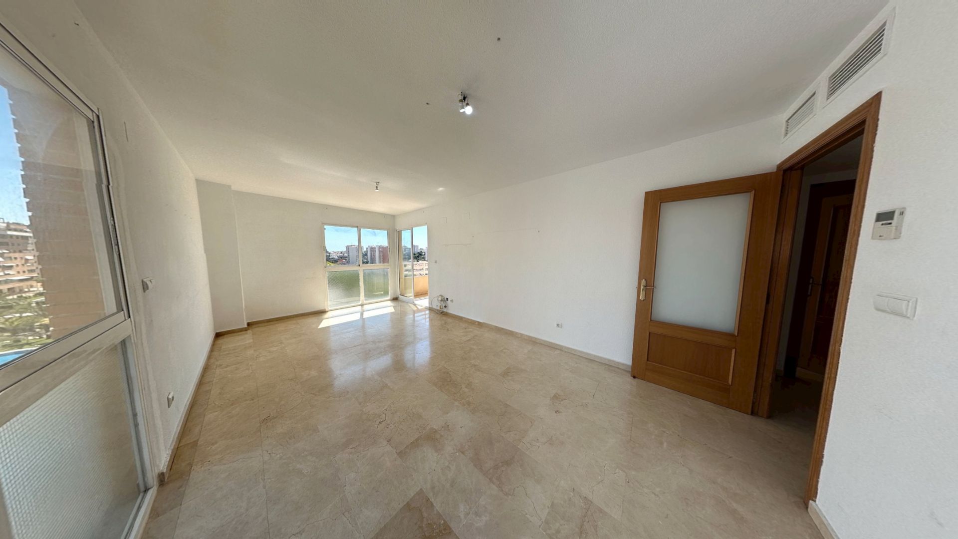 Sala d'estar de Pis en venda en Alicante / Alacant amb Aire condicionat, Calefacció i Terrassa