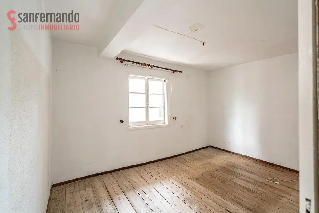 Habitación de Finca rústica en venta en Corvera de Toranzo con Jardín privado, Terraza y Trastero