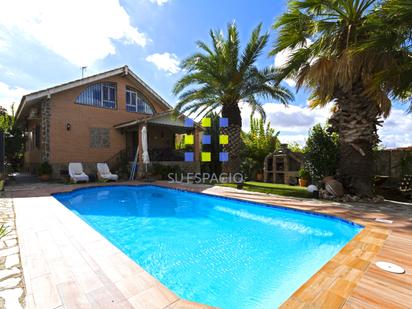 Piscina de Casa o xalet en venda en Carranque amb Aire condicionat, Terrassa i Piscina