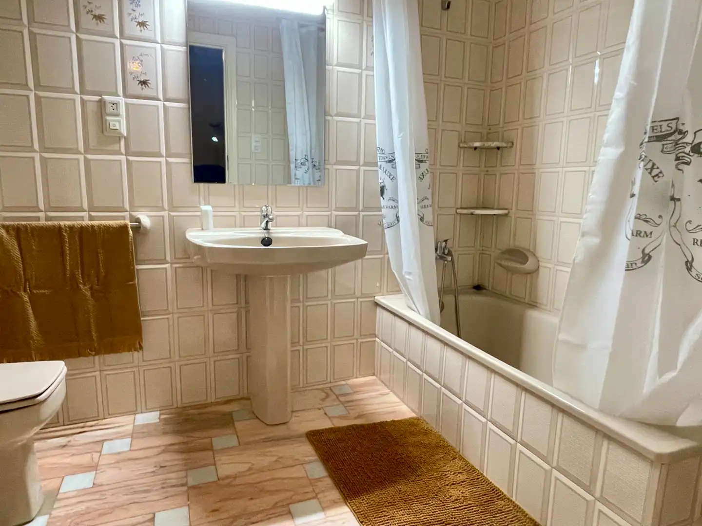 Badezimmer von Wohnung zur untervermieten in Belmez mit Klimaanlage, Heizung und Terrasse