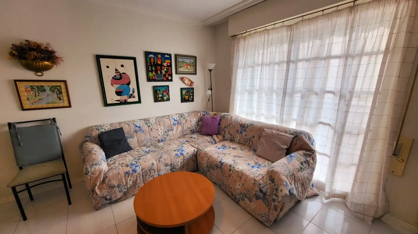 Sala de estar de Piso en venta en Nigrán con Terraza, Trastero y Balcón