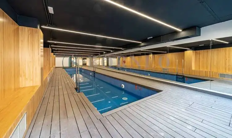 Piscina de Local de lloguer en Madrid
