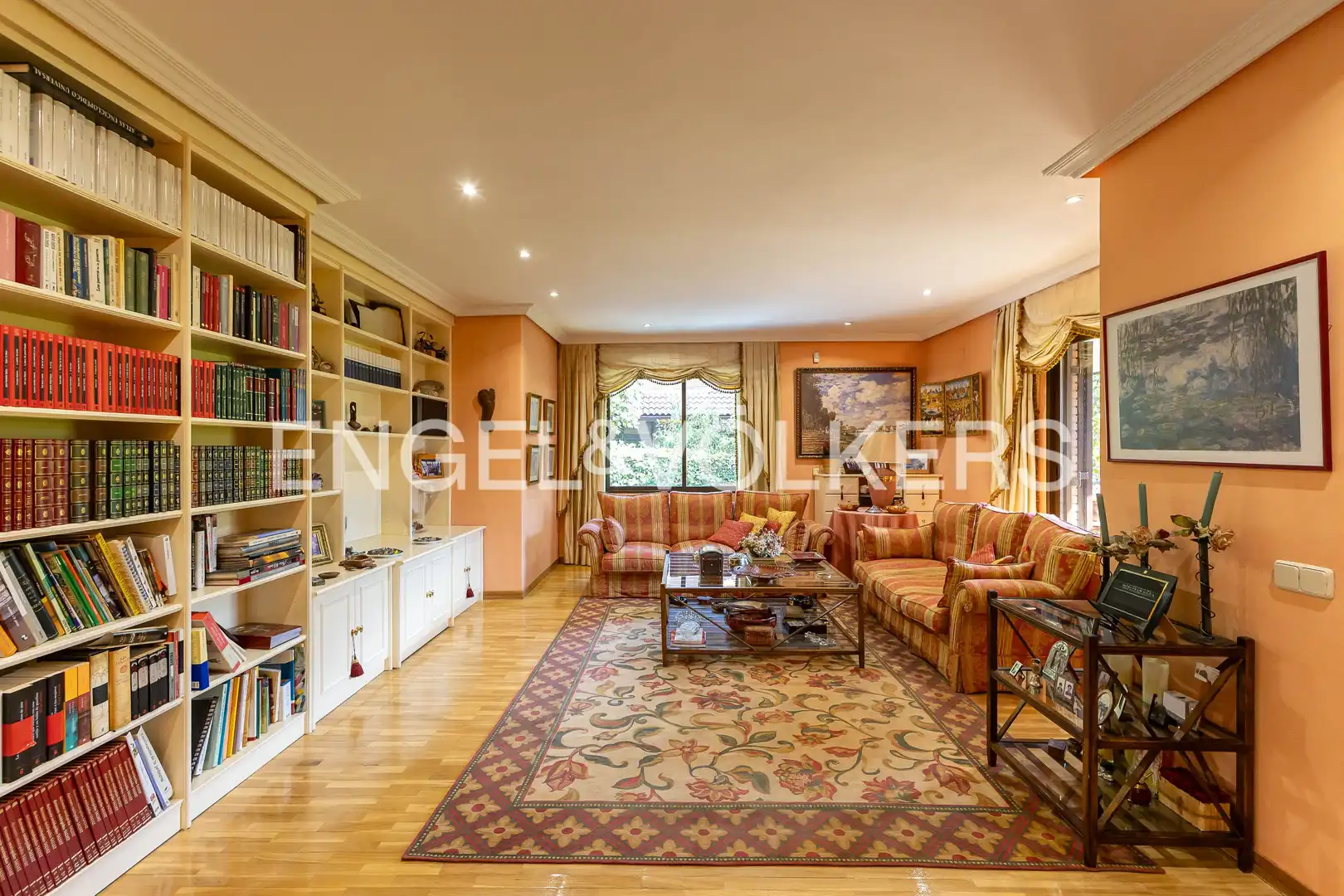 Sala de estar de Casa adosada en venta en Madrid con Aire acondicionado, Calefacción y Jardín privado