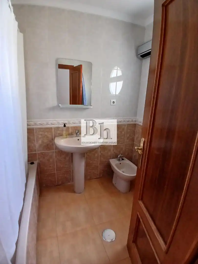 Bathroom of Houses for sale in Málaga  with Air Conditioner, Terrace and Balcony