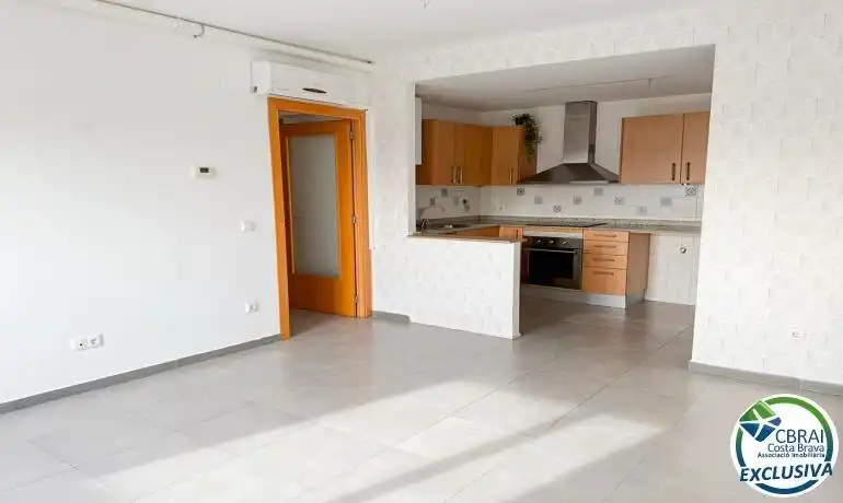 Cocina de Apartamento en venta en Figueres con Aire acondicionado, Jardín privado y Terraza
