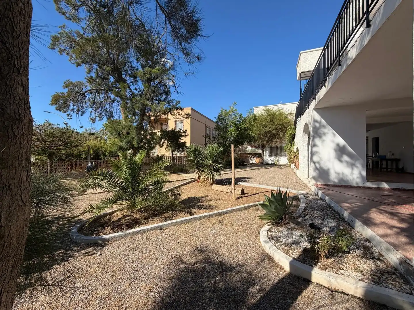 Vista exterior de Casa o xalet en venda en El Ejido amb Aire condicionat, Jardí privat i Traster