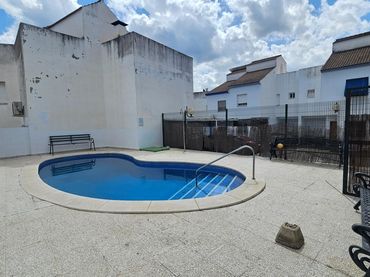Adossat amb piscina en venda a Calle de la Morería