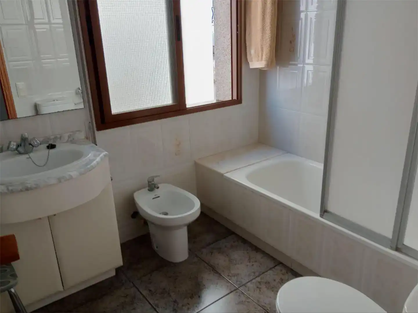 Badezimmer von Einfamilien-Reihenhaus zum Verkauf in Centre 