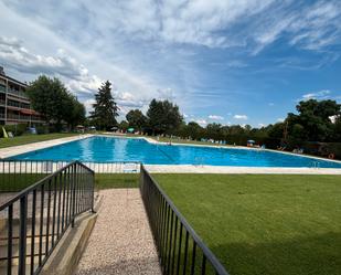 Swimming pool of Flat to rent in El Escorial