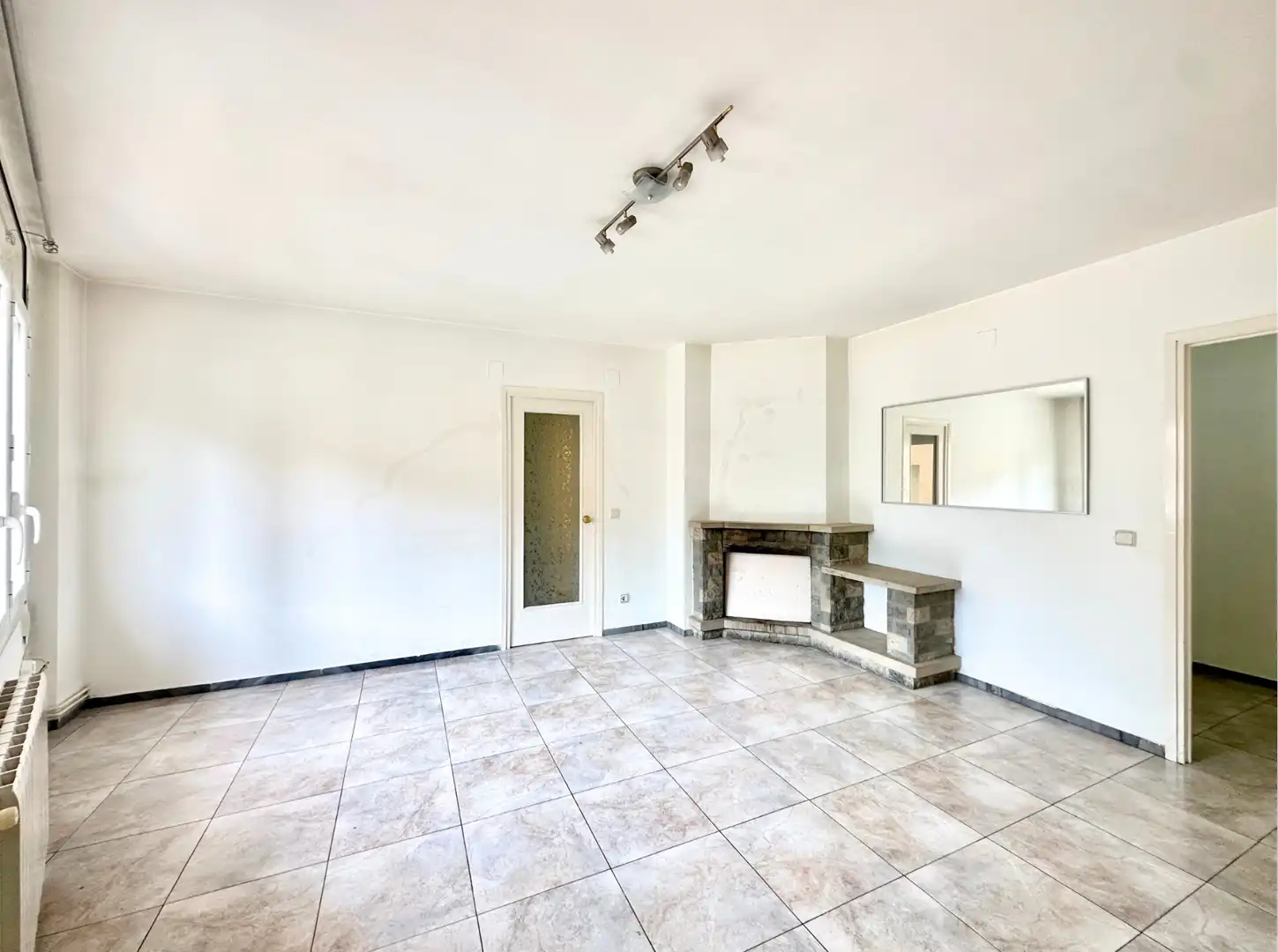 Wohnung zum Verkauf in Torelló mit Heizung, Terrasse und Ofen