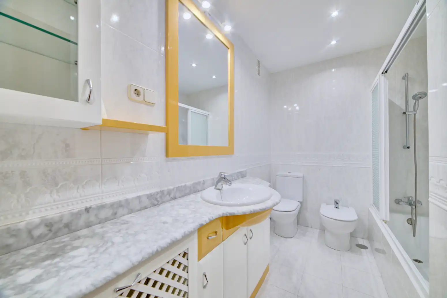 Baño de Piso en venta en  Pamplona / Iruña con Calefacción, Parquet y Trastero