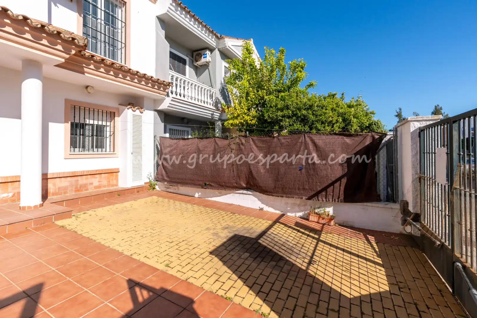 Garden of Detached homes for sale in Espartinas  with Air Conditioner, Heating and Oven