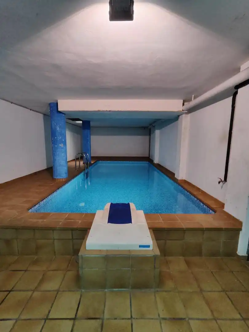 Piscina de Casa adosada en venda en Barcelona amb Calefacció, Terrassa i Piscina