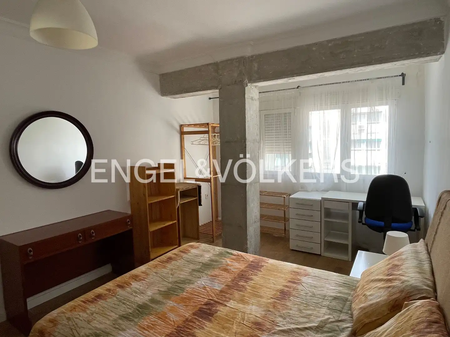 Schlafzimmer von Wohnung zur Miete in Valencia mit Heizung