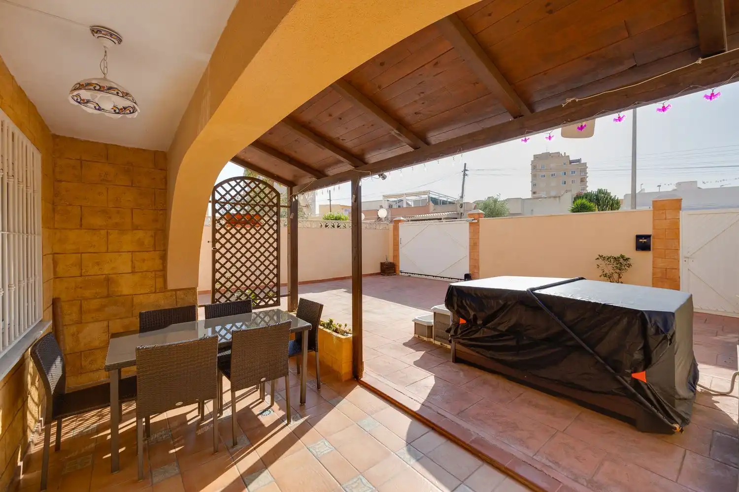 Casa bifamiliare con giardino in vendita a Calle Bella Antonia 137, imagen 3