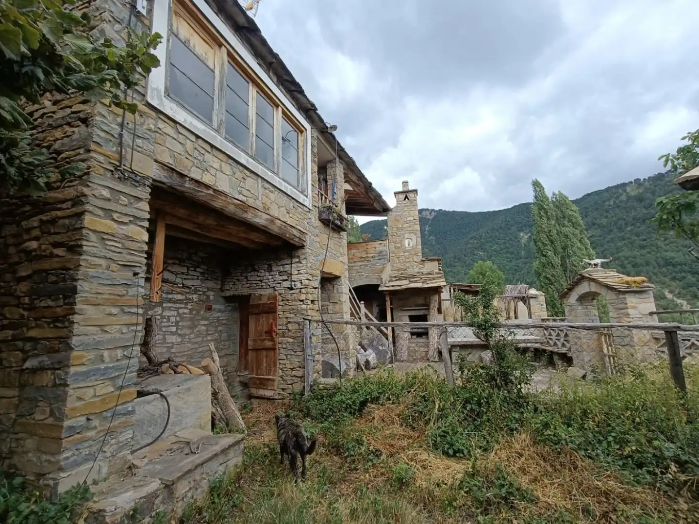 Casa rústica amb jardí en venda a Calle Única 1, imagen 4