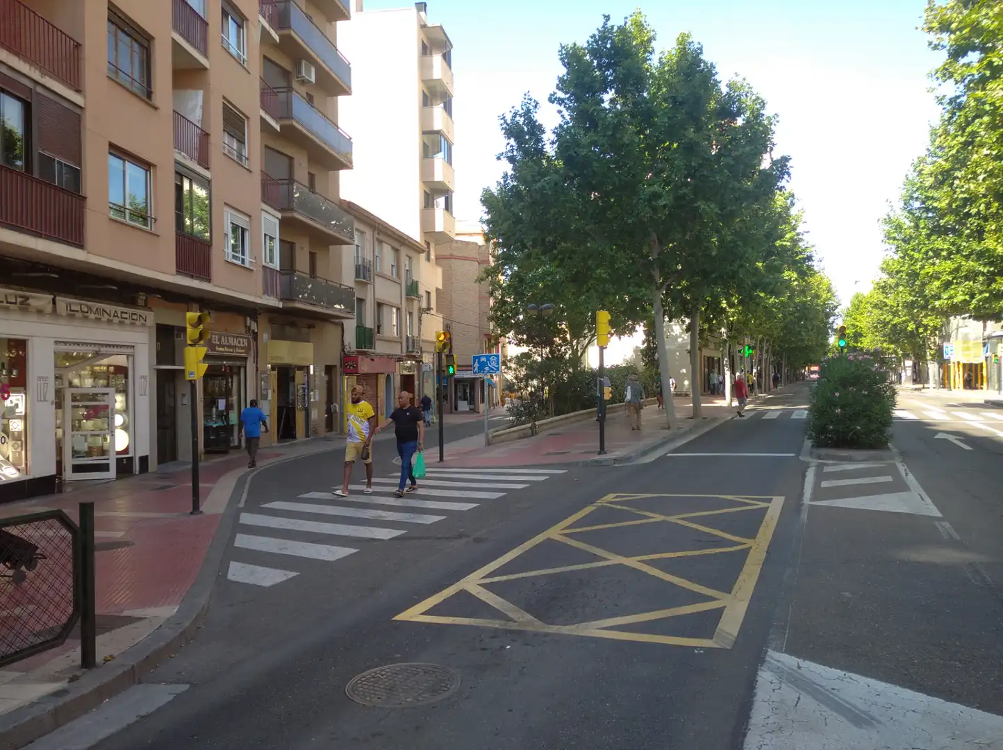 Vista exterior de Local en venda en Zaragoza amb Aire condicionat