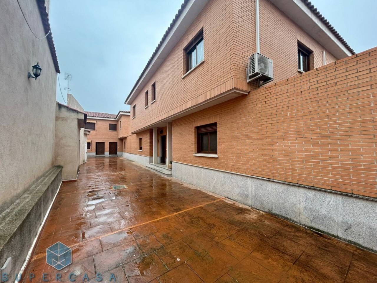 Exterior view of Single-family semi-detached for sale in La Puebla de Montalbán  with Air Conditioner, Heating and Alarm
