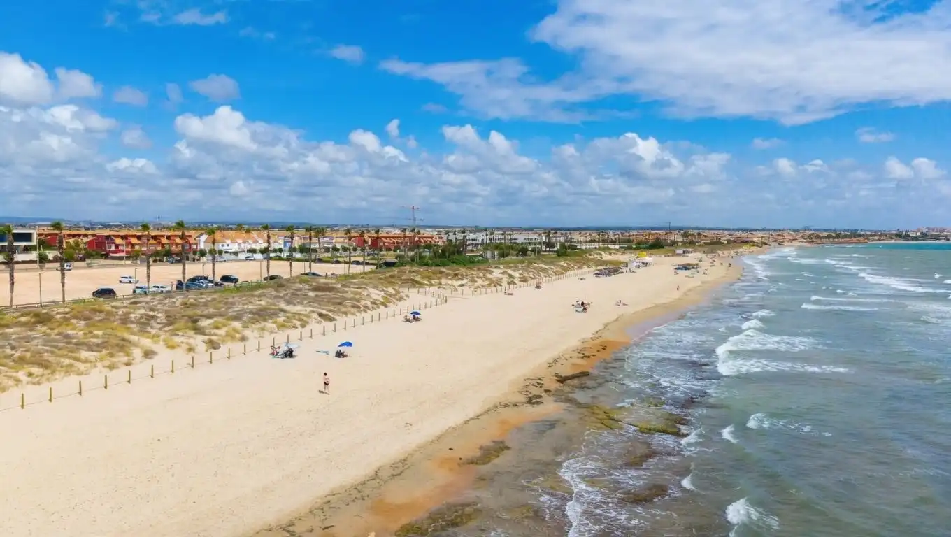 Vista exterior de Casa o chalet en venta en Pilar de la Horadada con Aire acondicionado, Calefacción y Jardín privado