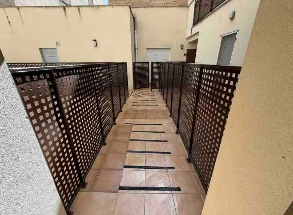 Erdgeschoss zum Verkauf in Tortosa mit Terrasse und Abstellraum