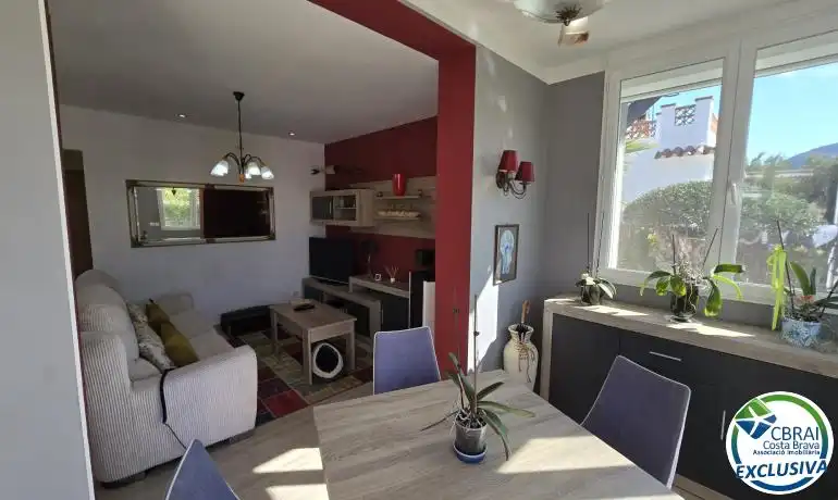 Sala d'estar de Casa o xalet en venda en Roses amb Calefacció, Jardí privat i Traster