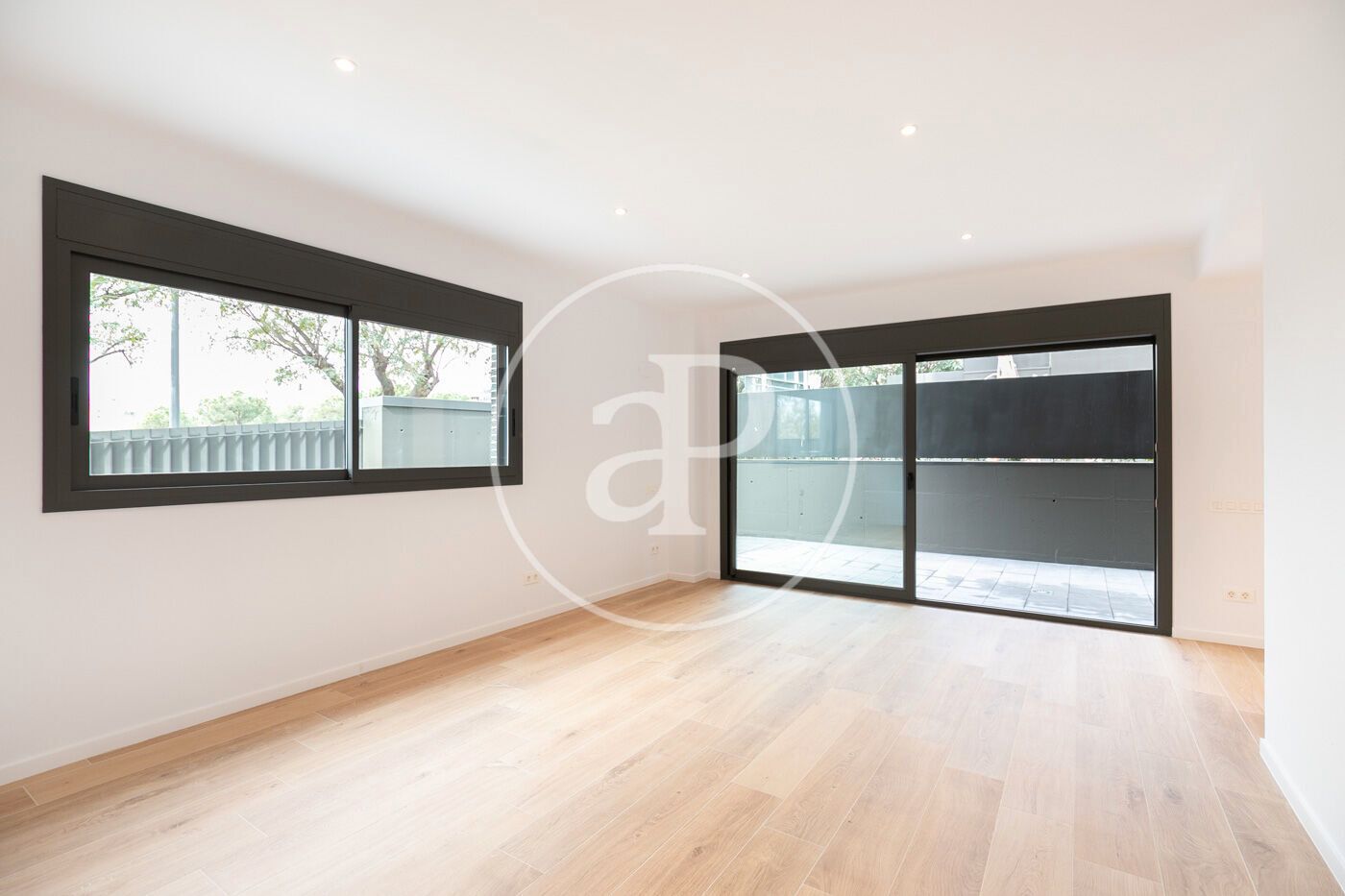 Exterior view of Flat to rent in Esplugues de Llobregat  with Air Conditioner, Heating and Terrace