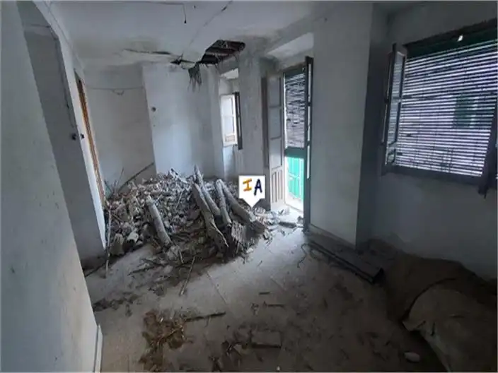 Casa adosada en venta en Castillo de Locubín con Internet