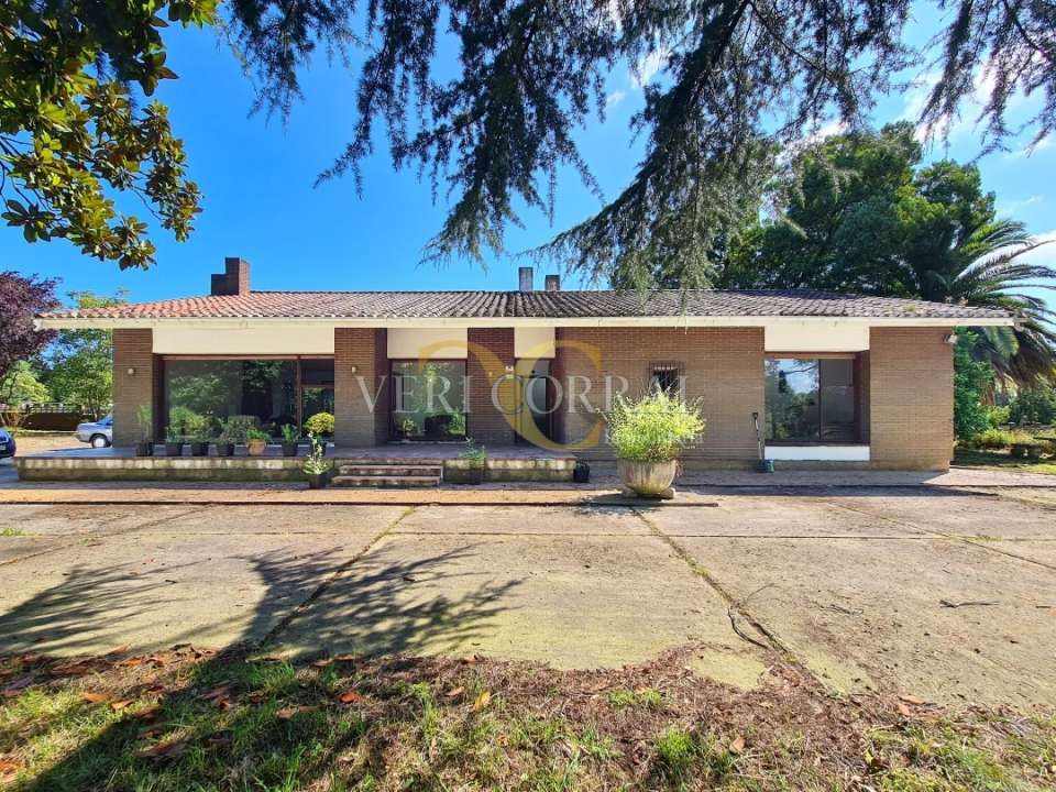 Casa o xalet en venda a Camino de Paredes, Lugones