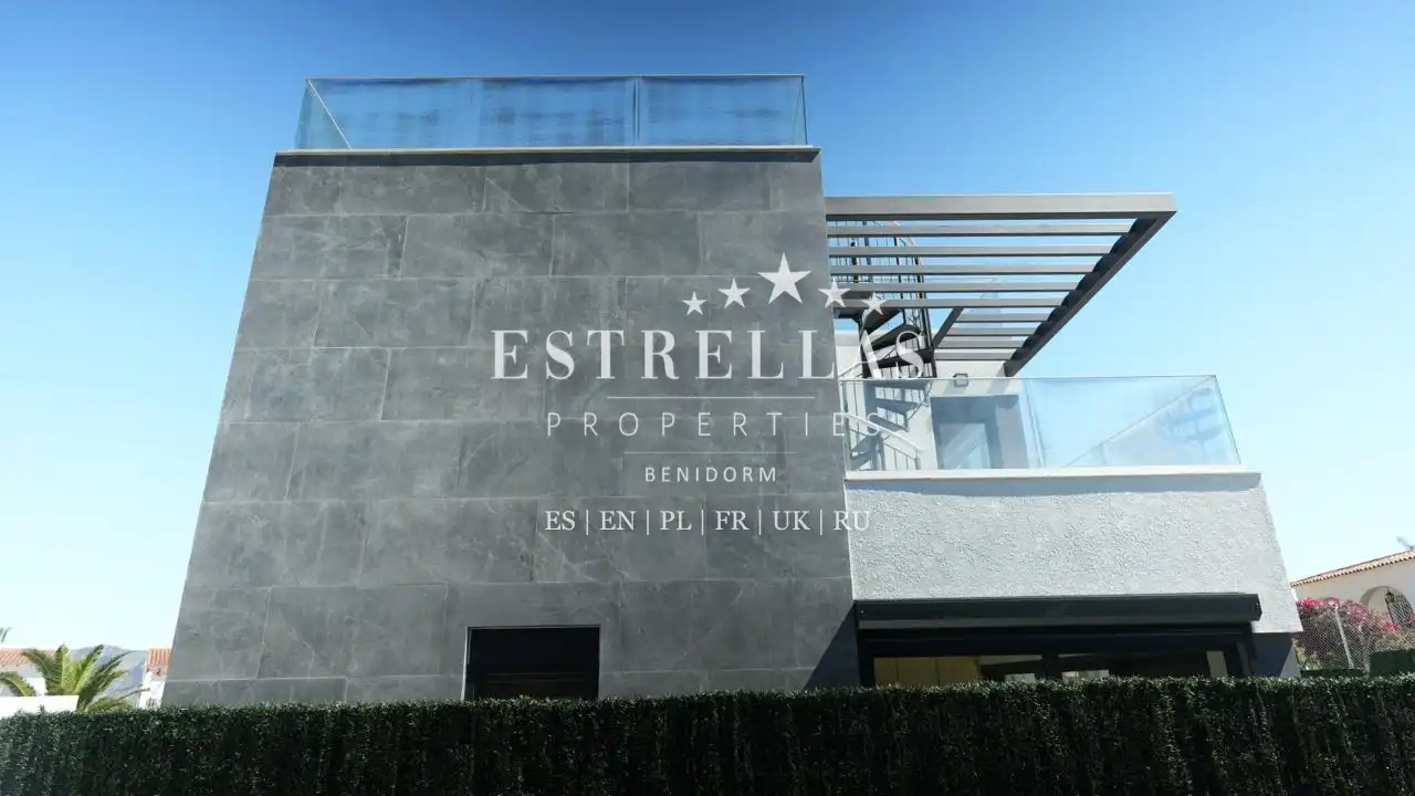 Vista exterior de Casa o chalet en venta en La Nucia con Aire acondicionado, Calefacción y Jardín privado