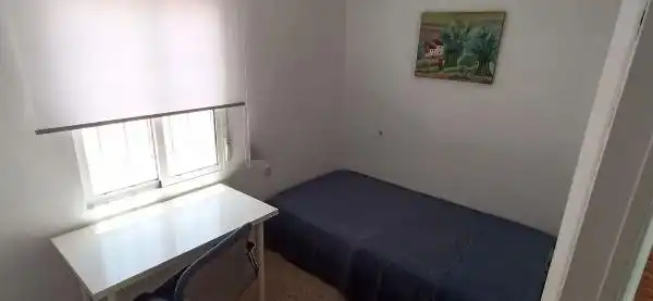 Habitación de Piso de alquiler en Sevilla con Aire acondicionado, Terraza y Amueblado