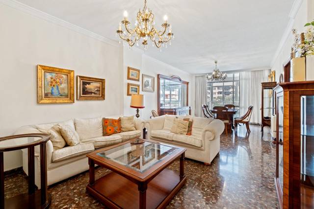 Piso en Venta en  COMPOSITOR LEHMBERG RUIZ en Carranque - Haza Cuevas