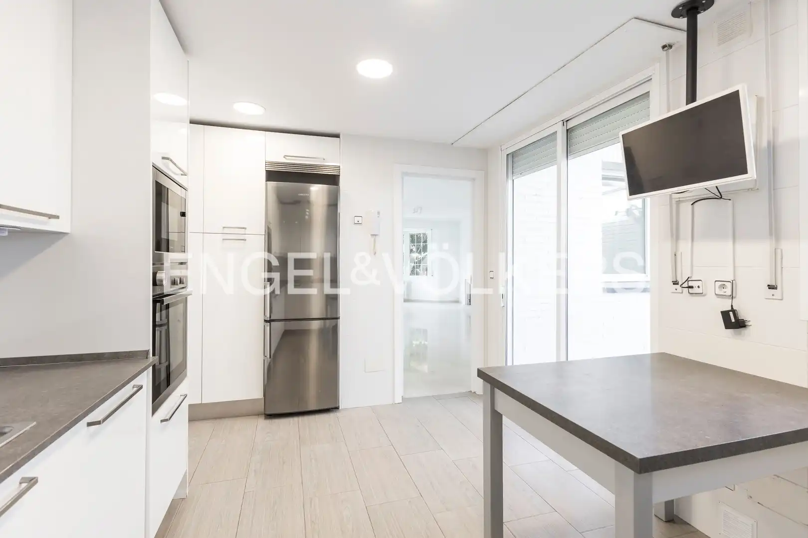 Cocina de Casa o chalet de alquiler en Madrid con Calefacción, Jardín privado y Terraza
