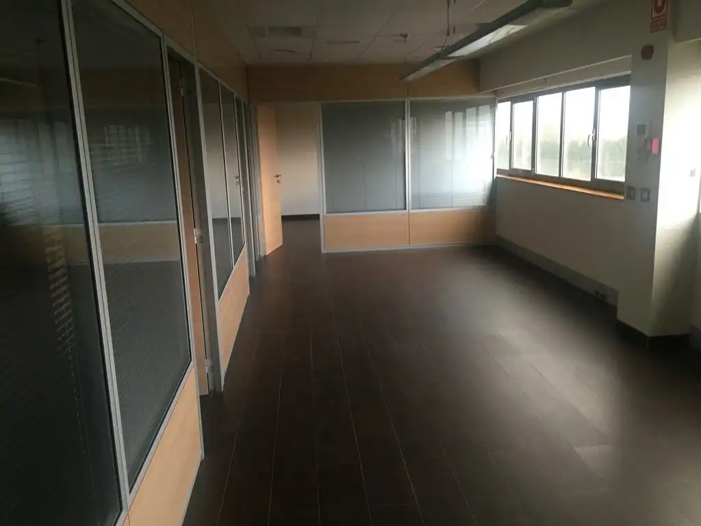 Office for rent in Arteixo  with Air Conditioner