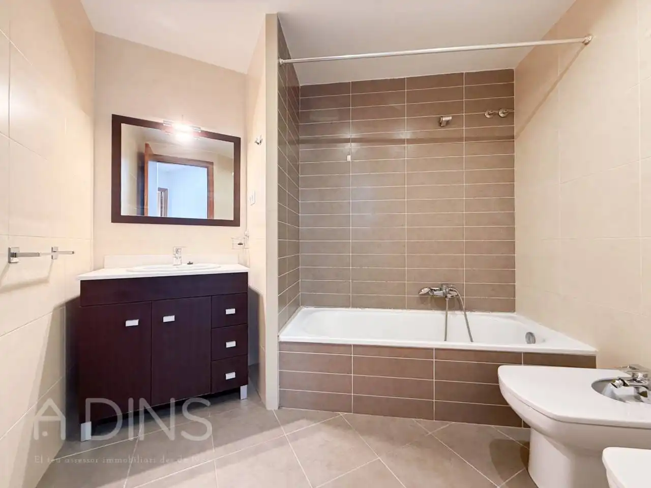 Baño de Piso en venta en Caldes de Montbui con Calefacción