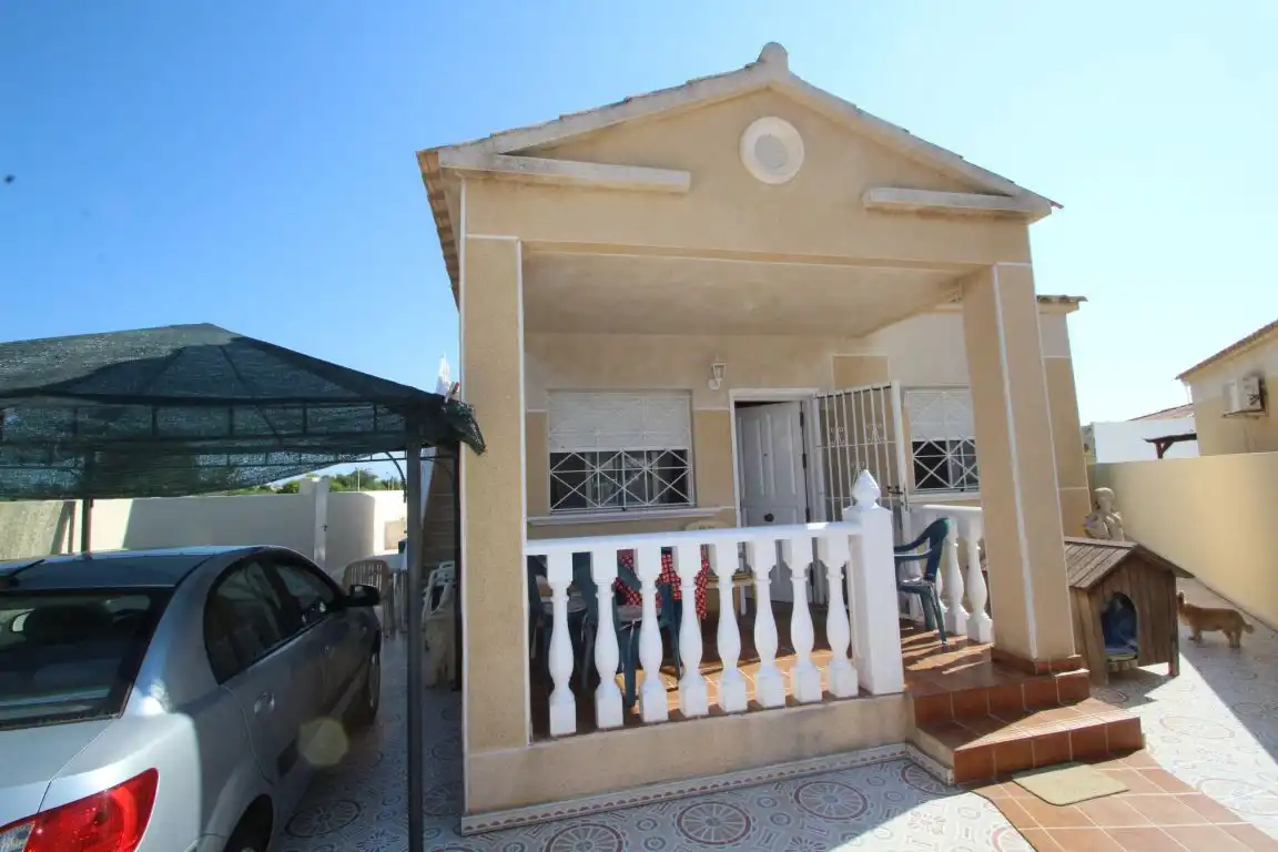 Chalet con piscina en venta en Avenida de las urracas 1, imagen 5