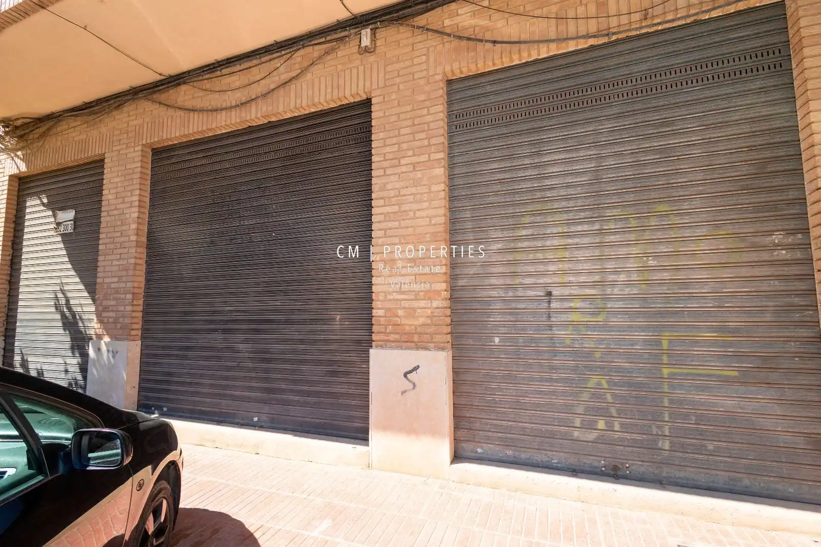 Vista exterior de Local en venda en Puçol