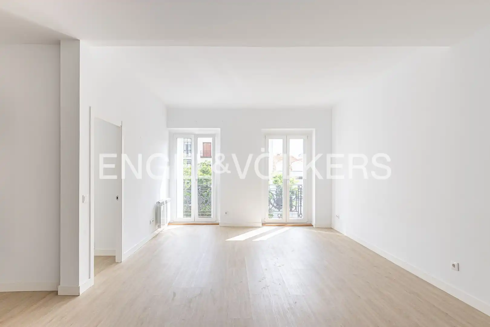 Living room of Flat for rent in Madrid  with Air Conditioner, Heating and Storage room