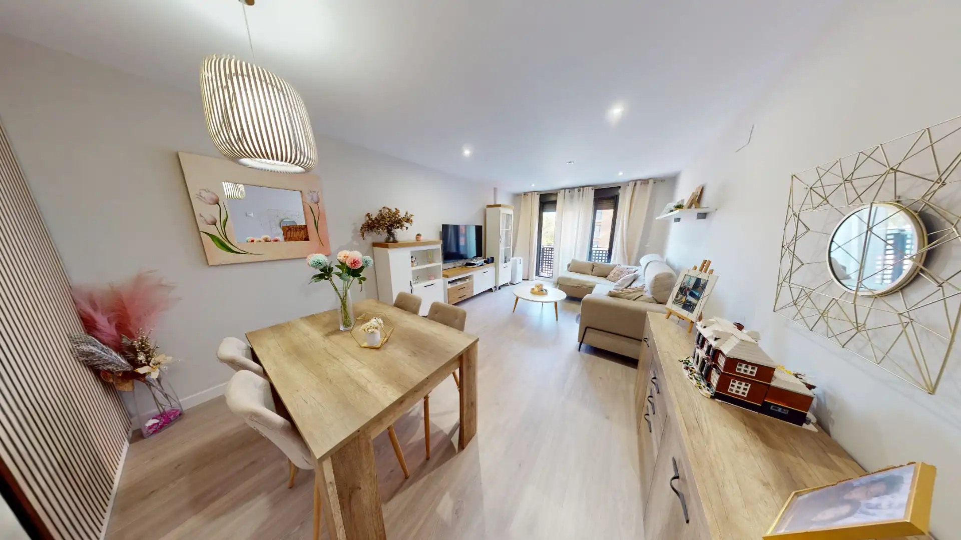 Flat for sale in Avenida 3 de Abril de 1979, Haygon - Universidad