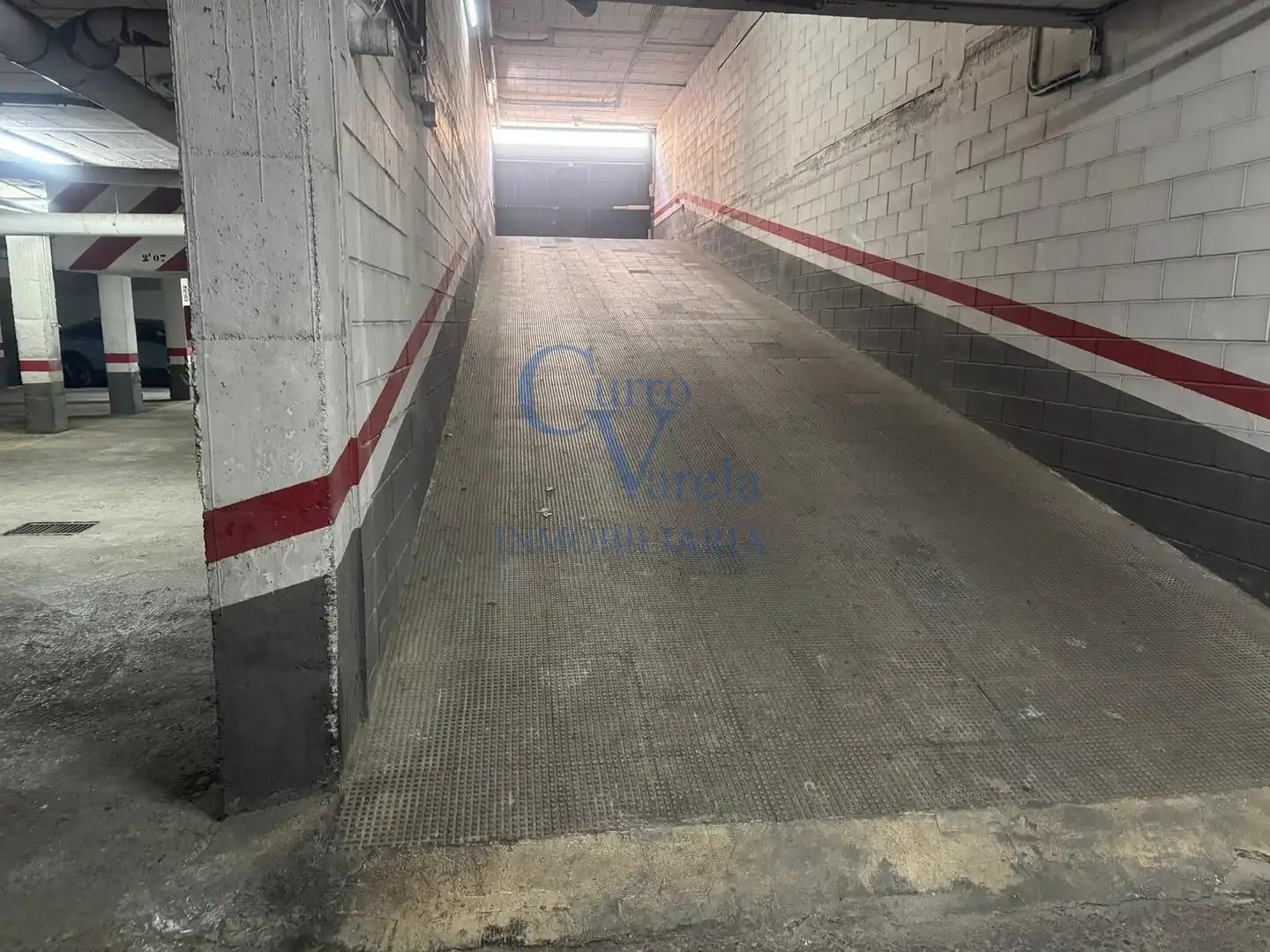 Parking de Dúplex en venta en Dos Hermanas con Terraza y Trastero