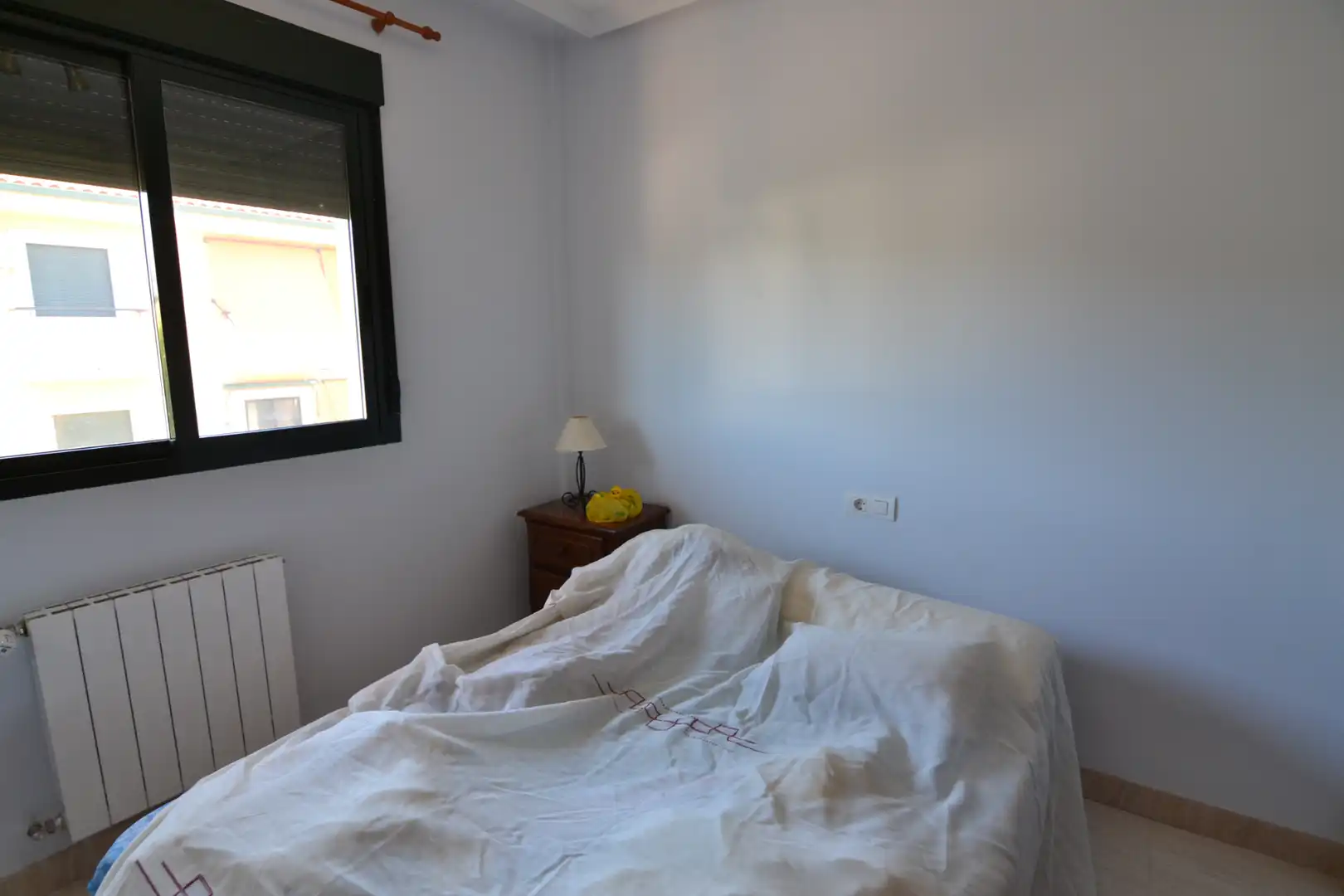 Schlafzimmer von Einfamilien-Reihenhaus zur Miete in Plasencia mit Klimaanlage, Heizung und Terrasse