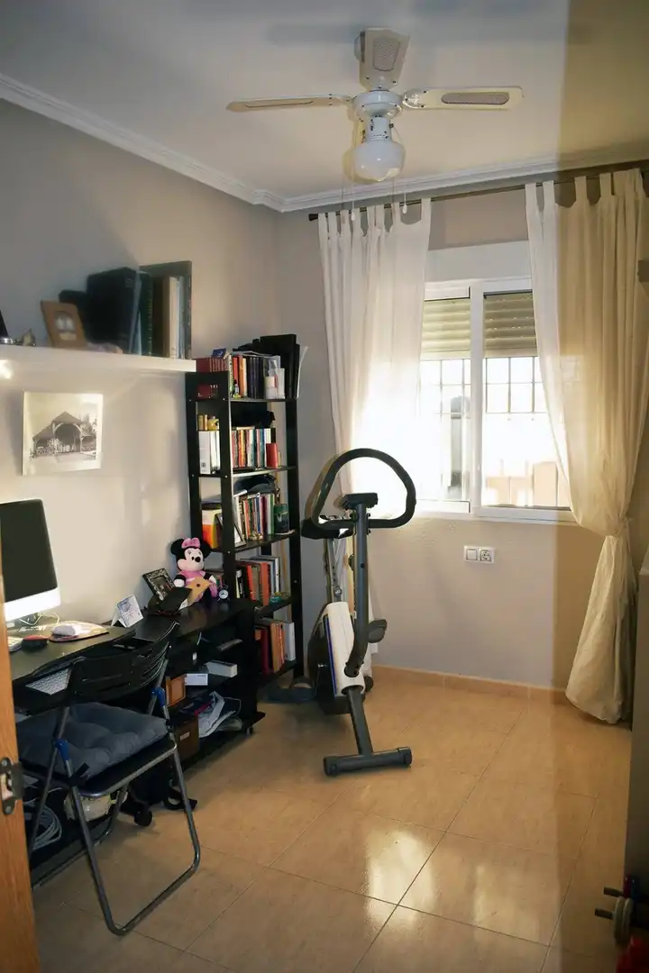 Casa aparellada amb terrassa en venda a Zona Carrefour - Urbanizaciones, imagen 10