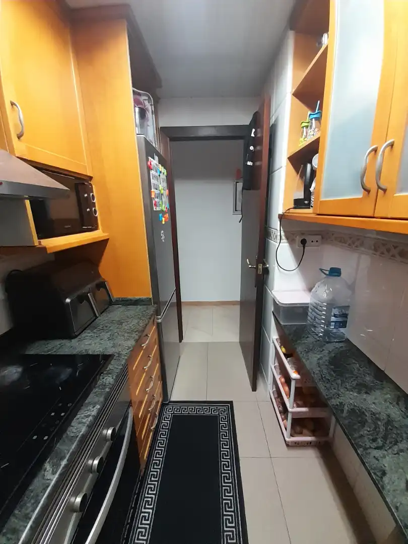 Kitchen of Flat for sale in L'Hospitalet de Llobregat  with Balcony