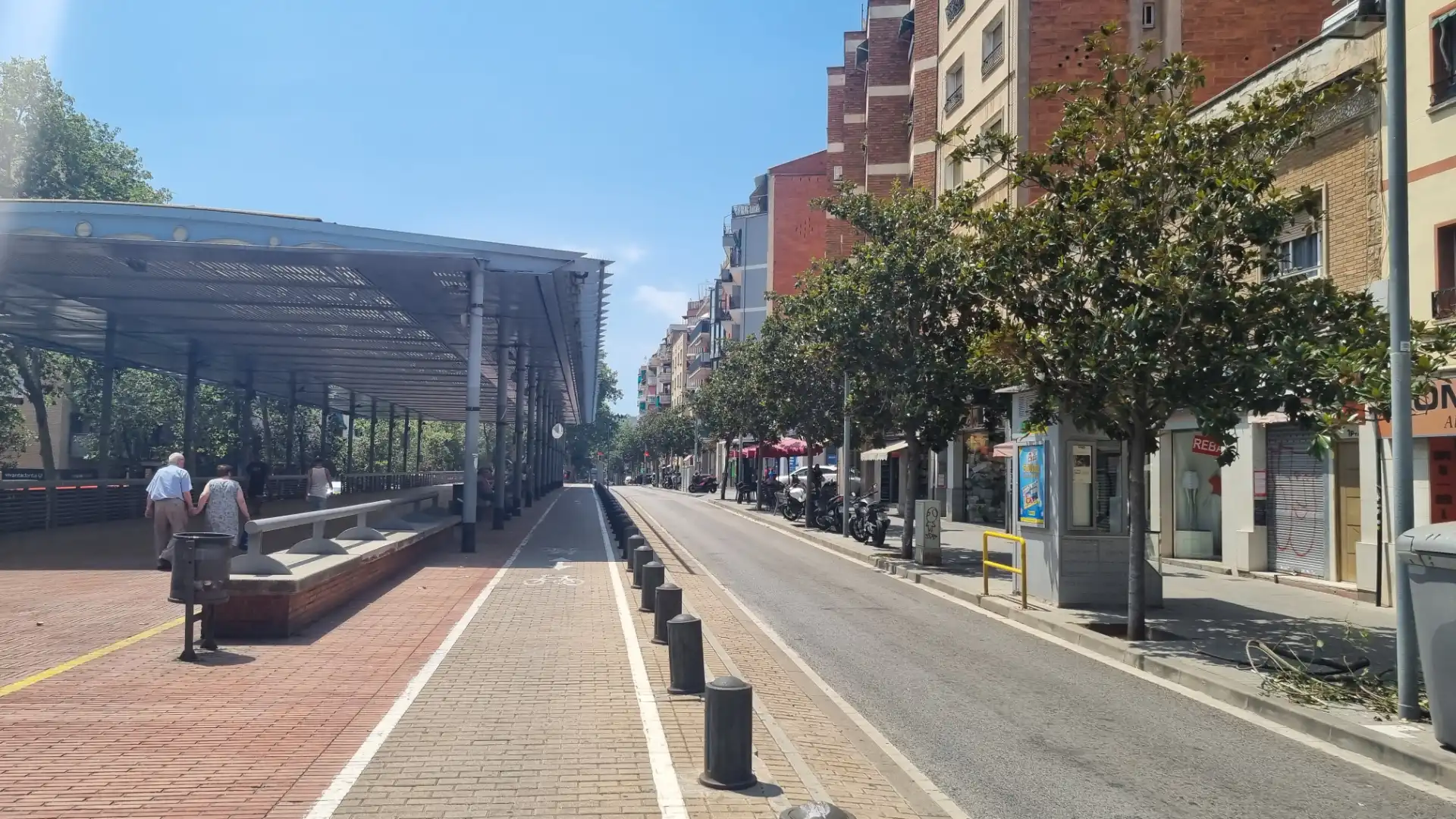 Vista exterior de Garatge en venda en Barcelona
