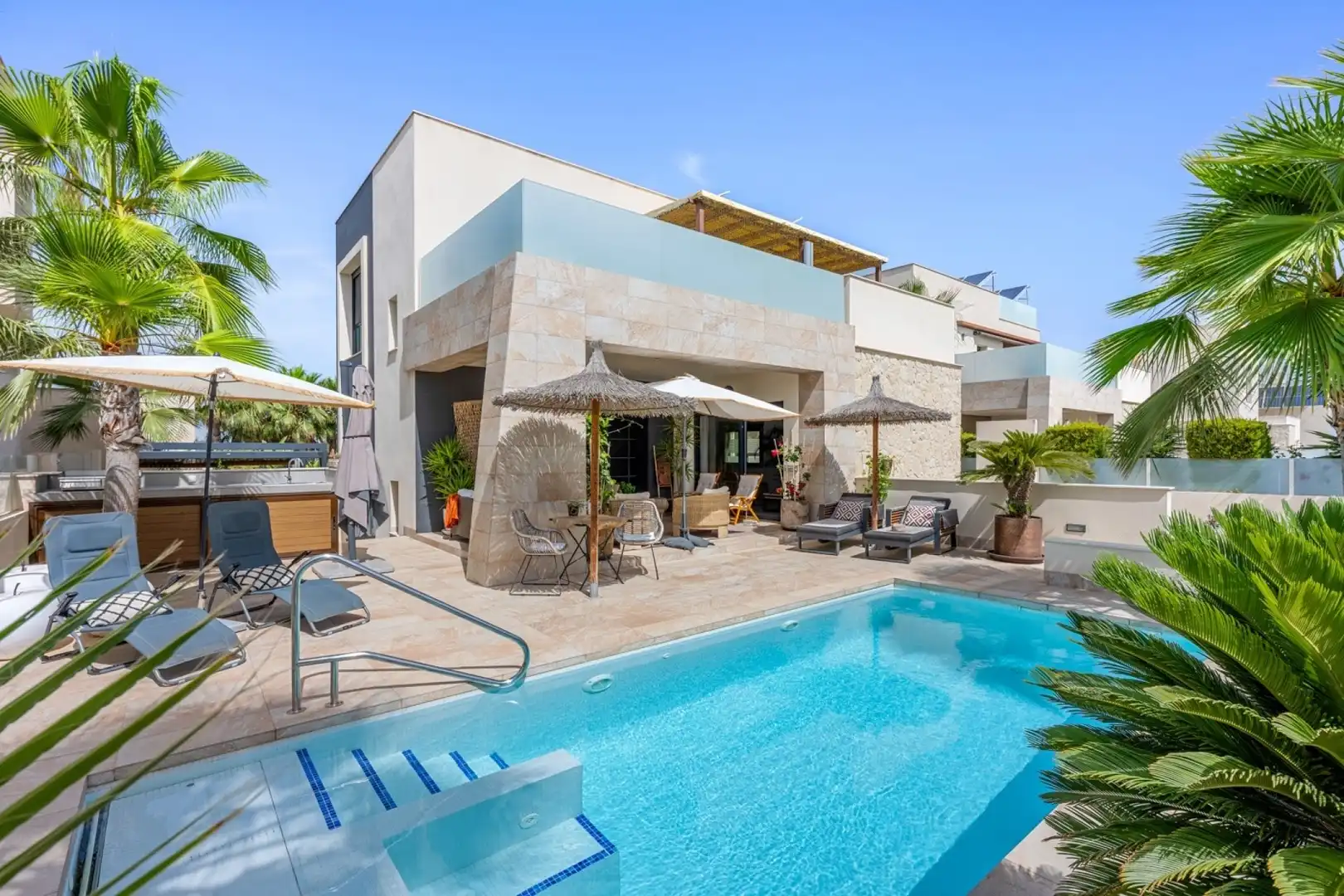 Casa con piscina en venta en Benijófar