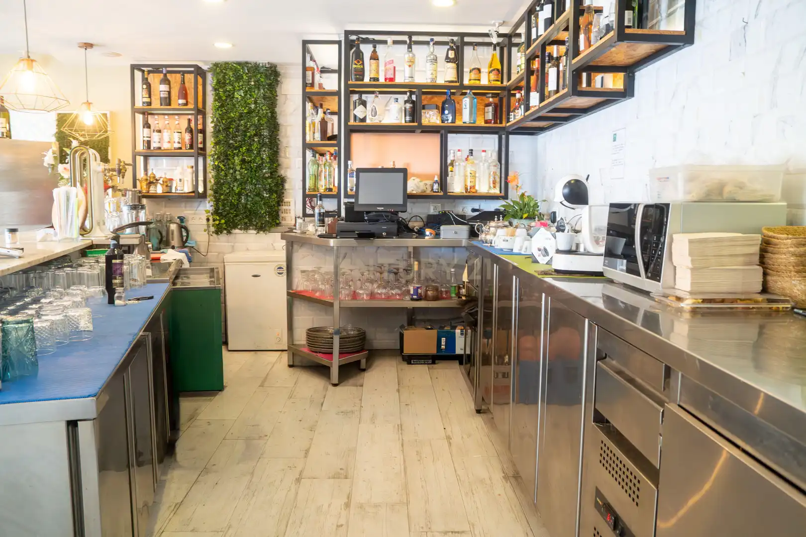 Cocina de Local en venta en Fuengirola con Aire acondicionado